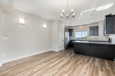 This Move-in ready Volare Townhome in the Eagle Landing on Eagle Landing Golf Course in Oregon - for sale on GolfHomes.com, golf home, golf lot