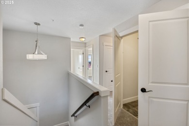 This Move-in ready Volare Townhome in the Eagle Landing on Eagle Landing Golf Course in Oregon - for sale on GolfHomes.com, golf home, golf lot