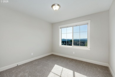 This Move-in ready Volare Townhome in the Eagle Landing on Eagle Landing Golf Course in Oregon - for sale on GolfHomes.com, golf home, golf lot