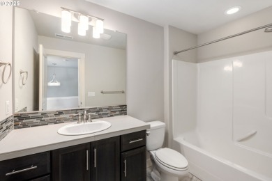 This Move-in ready Volare Townhome in the Eagle Landing on Eagle Landing Golf Course in Oregon - for sale on GolfHomes.com, golf home, golf lot