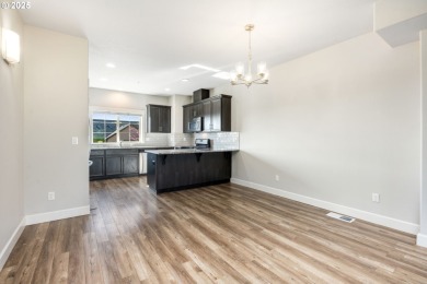 This Move-in ready Volare Townhome in the Eagle Landing on Eagle Landing Golf Course in Oregon - for sale on GolfHomes.com, golf home, golf lot