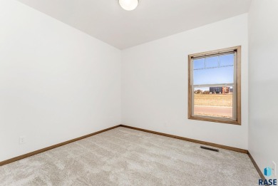 Executive Freedom Villa Home on the Last Available Park Lot in on Brandon Municipal Golf Course in South Dakota - for sale on GolfHomes.com, golf home, golf lot