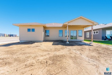 Executive Freedom Villa Home on the Last Available Park Lot in on Brandon Municipal Golf Course in South Dakota - for sale on GolfHomes.com, golf home, golf lot