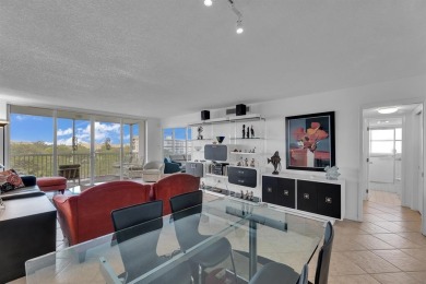 NEW  PRICE REDUCTION!!!!  3 BEDROOM CORNER UNIT!! WATER VIEW on Palm-Aire Country Club and Resort - Palms in Florida - for sale on GolfHomes.com, golf home, golf lot