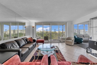NEW  PRICE REDUCTION!!!!  3 BEDROOM CORNER UNIT!! WATER VIEW on Palm-Aire Country Club and Resort - Palms in Florida - for sale on GolfHomes.com, golf home, golf lot