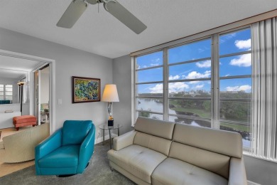 NEW  PRICE REDUCTION!!!!  3 BEDROOM CORNER UNIT!! WATER VIEW on Palm-Aire Country Club and Resort - Palms in Florida - for sale on GolfHomes.com, golf home, golf lot