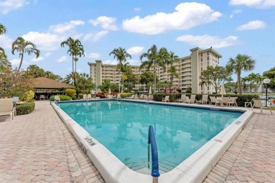 NEW  PRICE REDUCTION!!!!  3 BEDROOM CORNER UNIT!! WATER VIEW on Palm-Aire Country Club and Resort - Palms in Florida - for sale on GolfHomes.com, golf home, golf lot