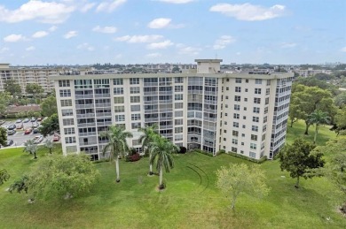 NEW  PRICE REDUCTION!!!!  3 BEDROOM CORNER UNIT!! WATER VIEW on Palm-Aire Country Club and Resort - Palms in Florida - for sale on GolfHomes.com, golf home, golf lot