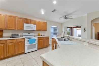 Welcome to your dream retirement home! This charming and on Lake Ashton Golf Club in Florida - for sale on GolfHomes.com, golf home, golf lot