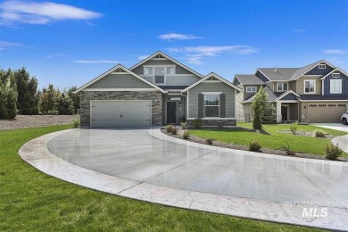 Discover this beautiful home on a large lot in Eagle's on Eagle Legacy Golf Course in Idaho - for sale on GolfHomes.com, golf home, golf lot