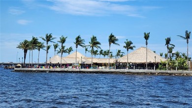 Under contract-accepting backup offers. HUGE PRICE REDUCTION! on Sabal Trace Golf and Country Club in Florida - for sale on GolfHomes.com, golf home, golf lot