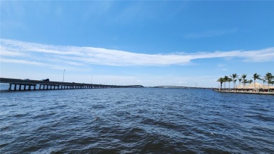 Under contract-accepting backup offers. HUGE PRICE REDUCTION! on Sabal Trace Golf and Country Club in Florida - for sale on GolfHomes.com, golf home, golf lot