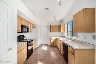 NEW ROOF! Located in the Coyote Lakes community, this on Coyote Lakes Golf Club in Arizona - for sale on GolfHomes.com, golf home, golf lot