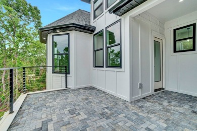 Welcome to your dream home in the heart of Greenwood, SC. This on Hunters Creek Golf and Country Club  in South Carolina - for sale on GolfHomes.com, golf home, golf lot