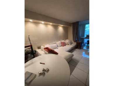 For Sale - Spacious 1 Bed / 1.5 Bath Condo in International on Inverrary Country Club in Florida - for sale on GolfHomes.com, golf home, golf lot