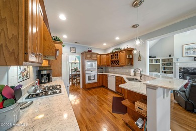 This beautifully maintained 3-bedroom, 2.5-bathroom home offers on Members Club At St. James Plantation in North Carolina - for sale on GolfHomes.com, golf home, golf lot