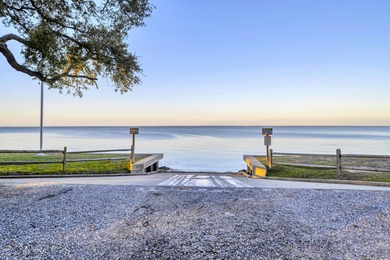 Beautiful solid brick 3-bedroom, 2-bath home located in the on The Golf Garden of Destin in Florida - for sale on GolfHomes.com, golf home, golf lot