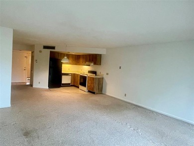 Unique open concept studio/efficiency type condo in the on Deer Creek Golf Club in Florida - for sale on GolfHomes.com, golf home, golf lot