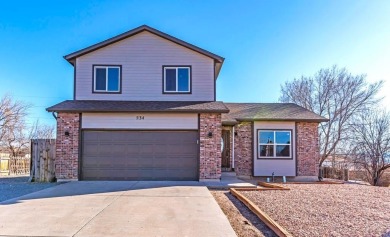 Beautiful Pueblo West Golf Course area 2 story home with 2588 on Desert Hawk At Pueblo West in Colorado - for sale on GolfHomes.com, golf home, golf lot