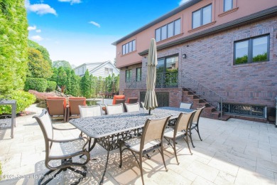 Exquisite Luxury Living on Prestigious Todt Hill.

Welcome to on Richmond County Country Club in New York - for sale on GolfHomes.com, golf home, golf lot