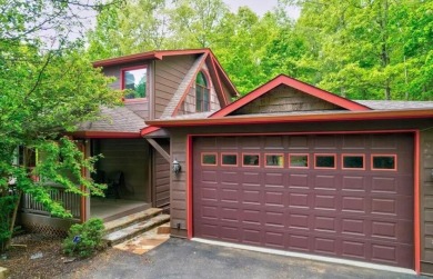 Look no more - This popular prow front home with a MOUNTAIN VIEW on White Path Golf Club in Georgia - for sale on GolfHomes.com, golf home, golf lot