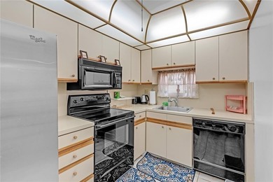 An oasis to call home, beautiful 2BA/2BA unit in perfect on Hollybrook Golf and Tennis Club  in Florida - for sale on GolfHomes.com, golf home, golf lot
