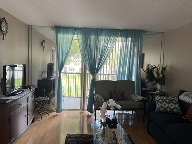 An oasis to call home, this beautiful 2BD/2BTH unit is in on Hollybrook Golf and Tennis Club  in Florida - for sale on GolfHomes.com, golf home, golf lot