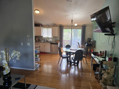 This 4 bedroom, 2 bath split level home sits in an amenity on Pocono Farms Country Club in Pennsylvania - for sale on GolfHomes.com, golf home, golf lot