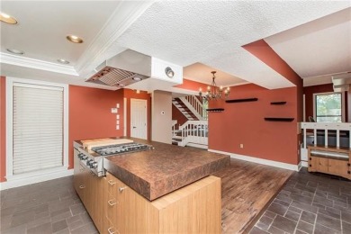 Talk about easy living! This 2bd/ 2ba condo has one of the best on Oak Knoll Country Club in Louisiana - for sale on GolfHomes.com, golf home, golf lot