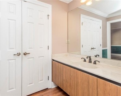 Talk about easy living! This 2bd/ 2ba condo has one of the best on Oak Knoll Country Club in Louisiana - for sale on GolfHomes.com, golf home, golf lot