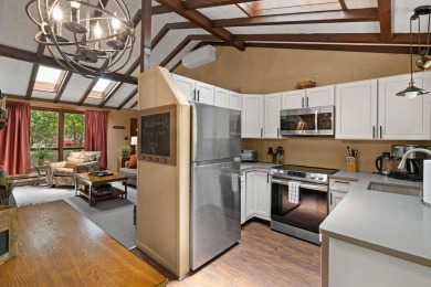 Charming Mountain-Style Ranch in Split Rock Resort - Walk to the on Split Rock Resort and Country Club in Pennsylvania - for sale on GolfHomes.com, golf home, golf lot