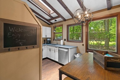 Charming Mountain-Style Ranch in Split Rock Resort - Walk to the on Split Rock Resort and Country Club in Pennsylvania - for sale on GolfHomes.com, golf home, golf lot