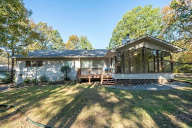 Located on a cul-de-sac & convenient to the West gate of Hot on DeSoto Golf Course in Arkansas - for sale on GolfHomes.com, golf home, golf lot