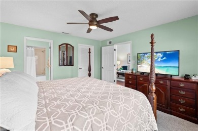 This tastefully updated 2-bedroom, 2-bath condo is located in on Royal Palm Golf Club in Florida - for sale on GolfHomes.com, golf home, golf lot