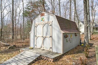 Remarkable property on a quiet circle in Lake Tansi Village, in on Lake Tansi Village Country Club in Tennessee - for sale on GolfHomes.com, golf home, golf lot