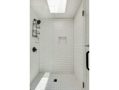 Beautifully remodeled waterfront townhome in Horseshoe Bay West on Ram Rock Golf Course in Texas - for sale on GolfHomes.com, golf home, golf lot