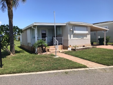 LOCATION! LOCATION!! LOCATION! -- 2 BEDROOM // 2 BATH -- Located on Spessard Holland Golf Course in Florida - for sale on GolfHomes.com, golf home, golf lot