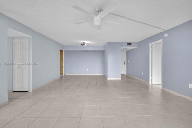 LOCATION!! LOCATION!!! Lovely Unit (1310 sf) 3beds/2baths in a on Pembroke Lakes Golf Club in Florida - for sale on GolfHomes.com, golf home, golf lot