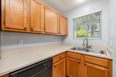 Beautiful 2 Bedroom 2 Bath Townhouse in Plantation Villas in on Haile Plantation Golf and Country Club in Florida - for sale on GolfHomes.com, golf home, golf lot
