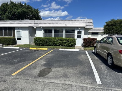 Don't miss this opportunity to purchase this 2 bedroom Villa and on Kings Point Golf - Executive in Florida - for sale on GolfHomes.com, golf home, golf lot