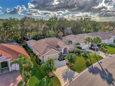 BEAUTIFUL one owner three bedroom, two bath pool home has been on The Venice Golf and Country Club in Florida - for sale on GolfHomes.com, golf home, golf lot