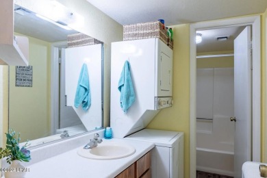 Find your perfect retreat in Lake Havasu City! This cozy on London Bridge Golf Course in Arizona - for sale on GolfHomes.com, golf home, golf lot