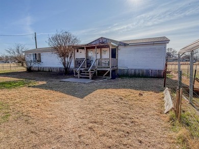 Great opportunity for fix and flip or fix and hold to add to on Horseshoe Bend Country Club in Texas - for sale on GolfHomes.com, golf home, golf lot