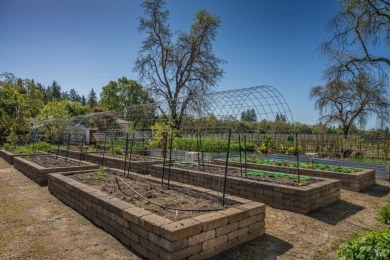 Formal dining room for entertaining & a cozy breakfast nook. One on Silverado Country Club and Resort in California - for sale on GolfHomes.com, golf home, golf lot