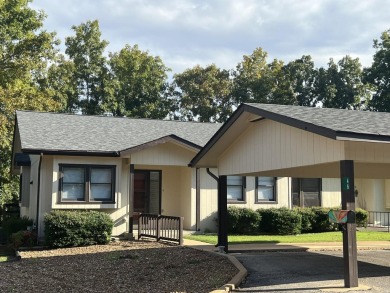 This 2 bedroom 2 bath condo comes fully furnished and move in on Cherokee Village North Course in Arkansas - for sale on GolfHomes.com, golf home, golf lot