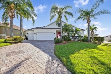 Welcome to this fabulous 3 bedroom/2.5bath/2.5 car garage on Bacall Executive Golf Course in Florida - for sale on GolfHomes.com, golf home, golf lot