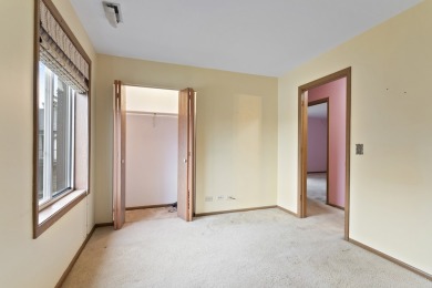 Welcome to this spacious and well-maintained 2nd floor condo in on Green Meadows Golf Club in Illinois - for sale on GolfHomes.com, golf home, golf lot