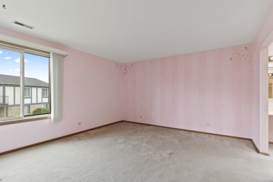 Welcome to this spacious and well-maintained 2nd floor condo in on Green Meadows Golf Club in Illinois - for sale on GolfHomes.com, golf home, golf lot