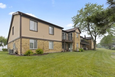 Welcome to this spacious and well-maintained 2nd floor condo in on Green Meadows Golf Club in Illinois - for sale on GolfHomes.com, golf home, golf lot