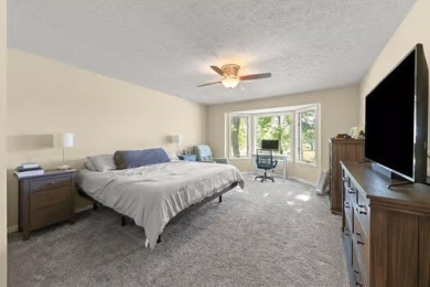 light & Bright 1800 SF 3 Bedroom & 2 bath RANCH end unit on River Heights Golf Club in Illinois - for sale on GolfHomes.com, golf home, golf lot